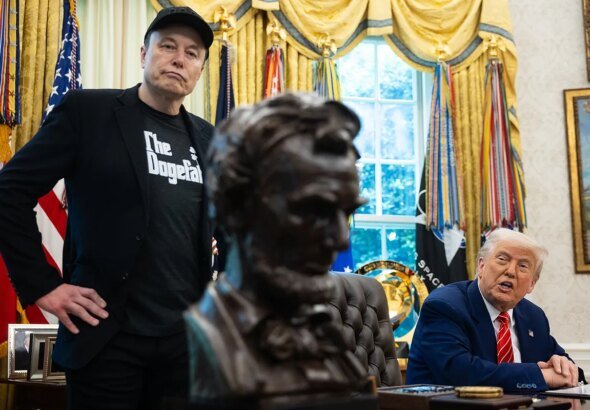 La batalla Musk-Trump saca a Tesla del club del billón en Bolsa